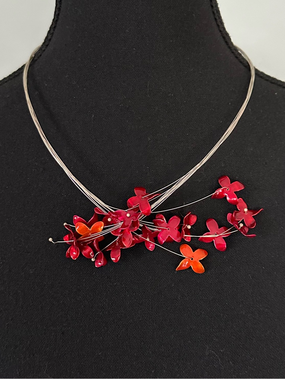 Statement Floral Necklace | Anastasia K Design Berlin | Acrylic & Steel Wire